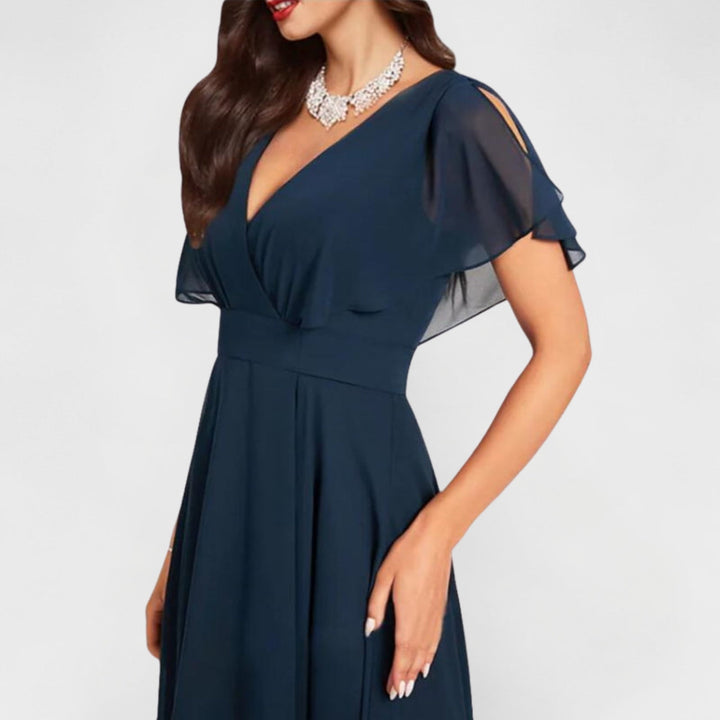 EVELYNRA – Flowing V-Neck Maxi Dress