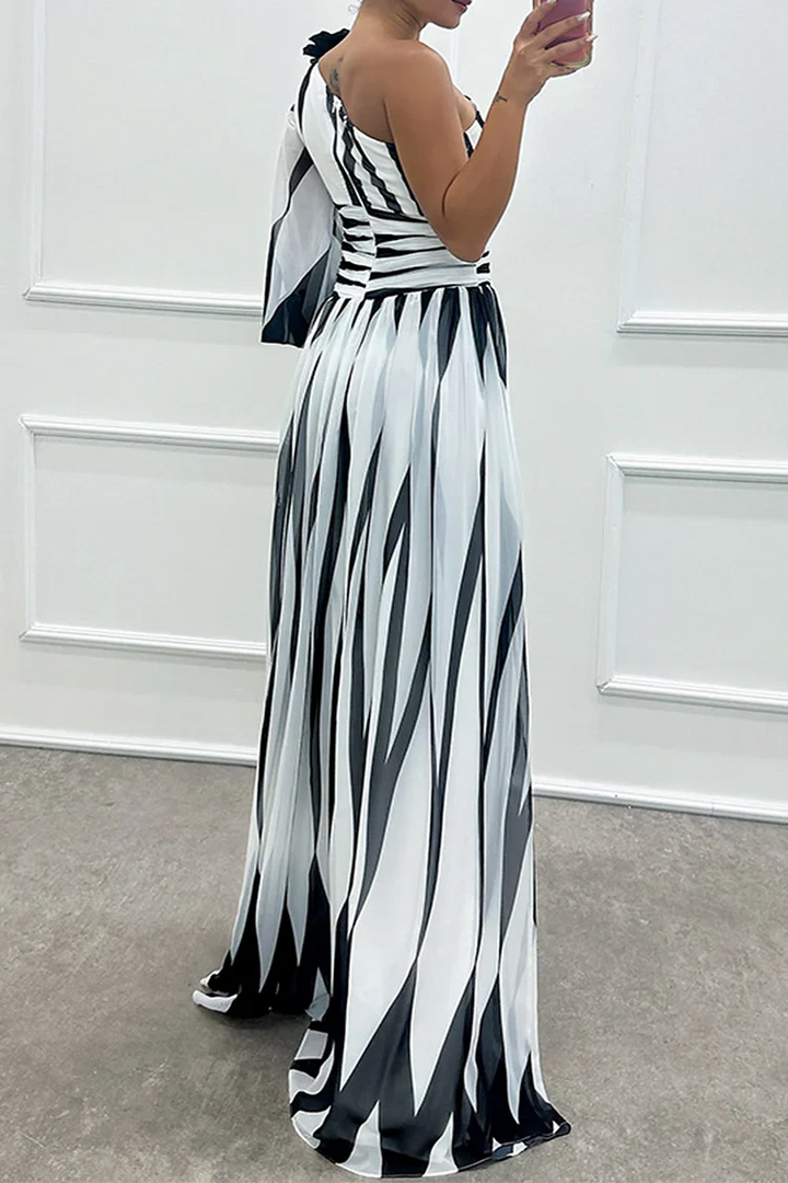 Stella - Elegant Striped One-Shoulder Maxi Dress